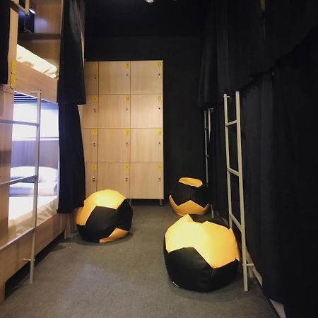 Yellow Park Hostel Koktobe エクステリア 写真