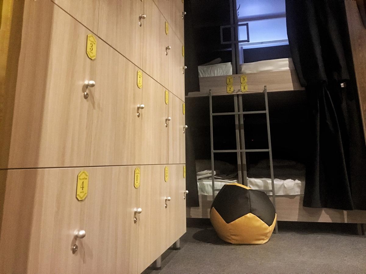 Yellow Park Hostel Koktobe エクステリア 写真