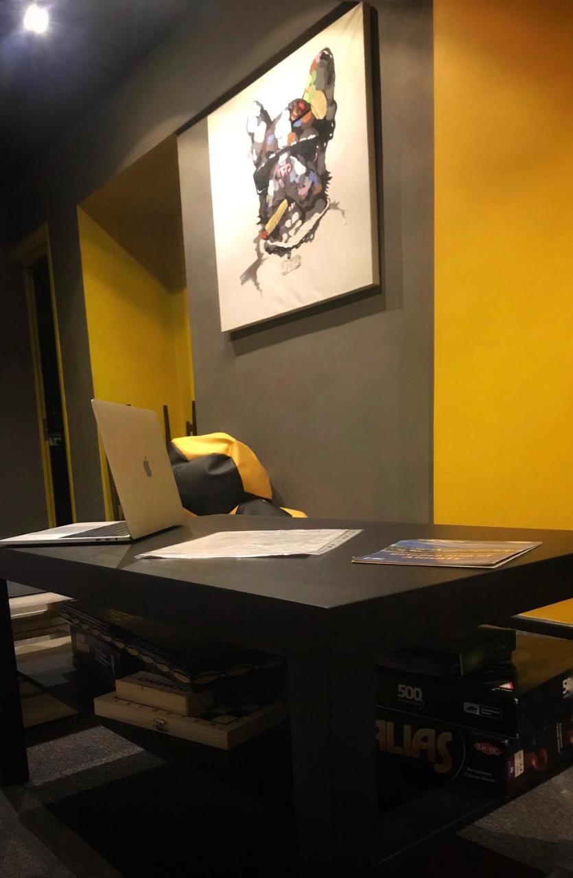 Yellow Park Hostel Koktobe エクステリア 写真