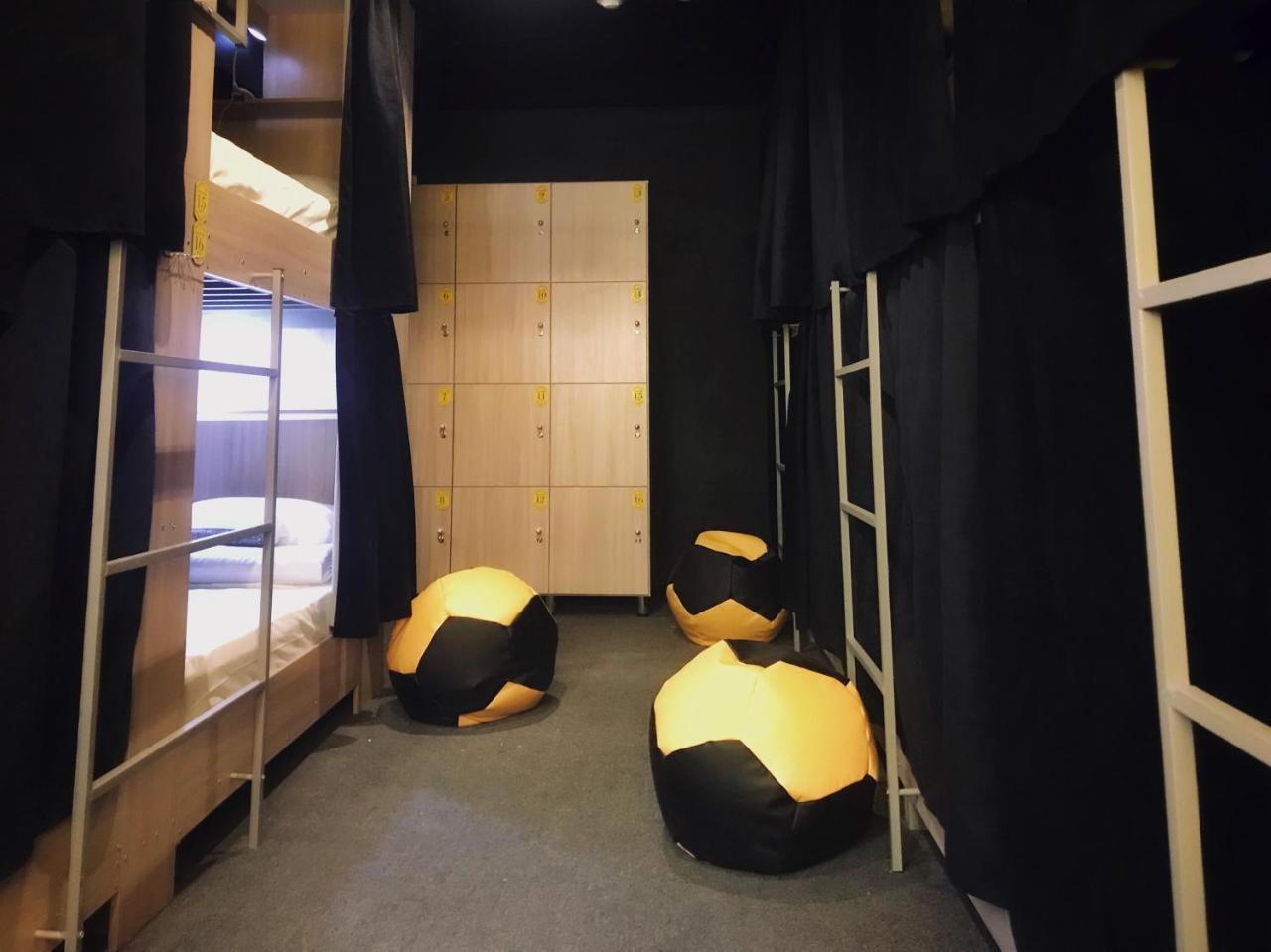 Yellow Park Hostel Koktobe エクステリア 写真