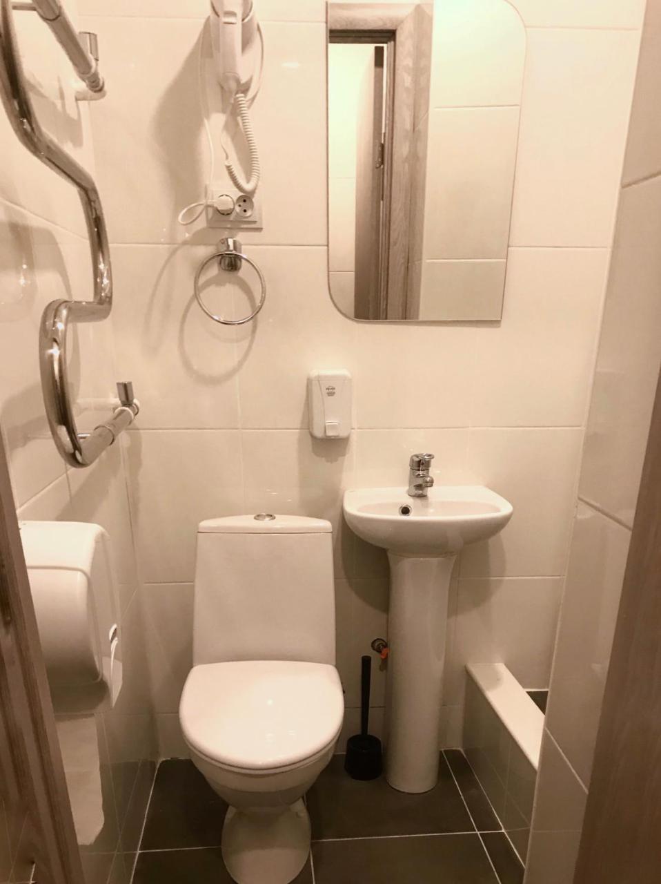 Yellow Park Hostel Koktobe エクステリア 写真