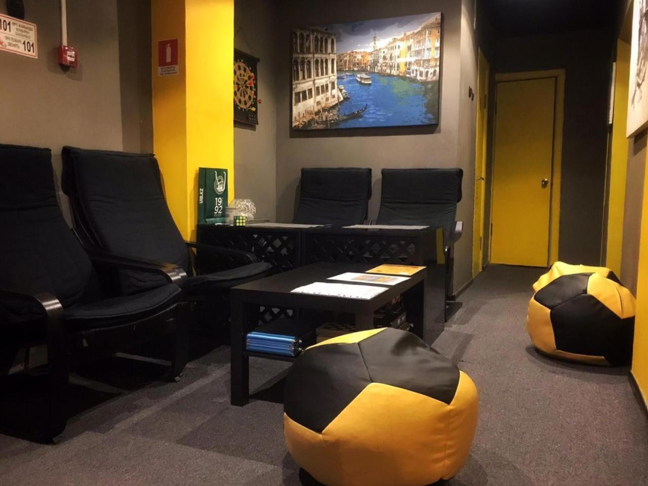 Yellow Park Hostel Koktobe エクステリア 写真